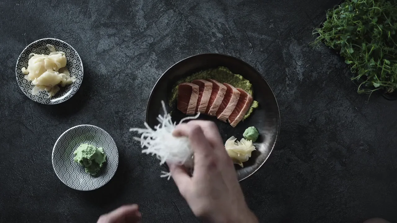Detail servírování jídla, ilustrační inspirace pro gastronomii večera